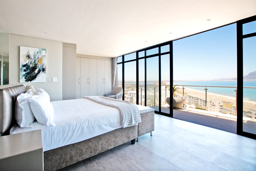 4 Bedroom Property for Sale in Waves Edge Western Cape